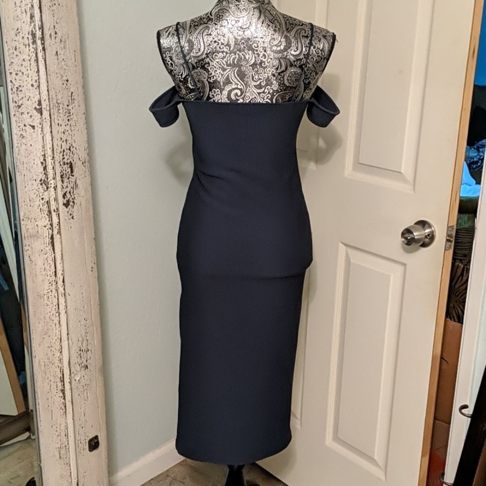 ✨5/$25✨ Topshop navy cutout midi dress - Picture 5 of 8